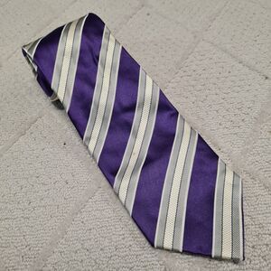 Donald Trump Signature Collection Necktie Silk Purple White Stripe Business